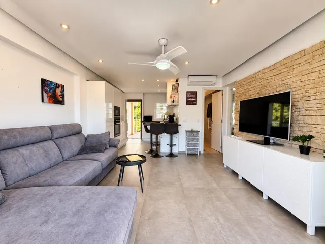 Oportunidad: Piso Moderno 2 dormitorios en Comunidad con Piscina y jardín en Santa Ponsa — 9