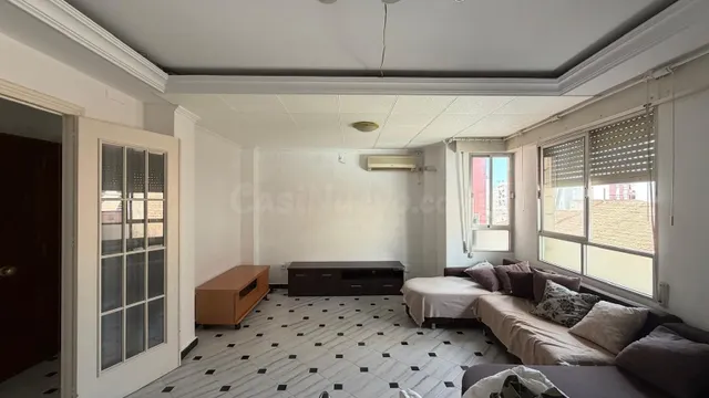 GRAN APARTAMENTO EN TORREVIEJA: 3 HAB, 1 BAÑO — 2