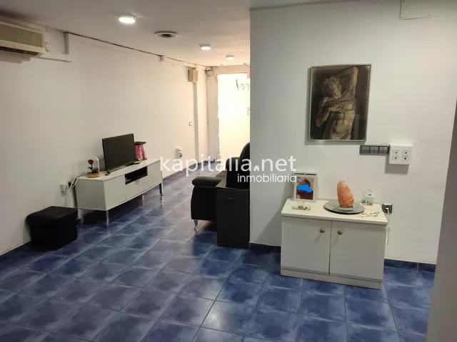 LOCAL COMERCIAL A LA VENTA EN ONTINYENT, UBICADA EN ZONA CENTRICA. — 2