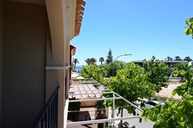 SE VENDE DUPLEX EN LOS NAREJOS A SOLO 120 METROS DE PLAYA LA