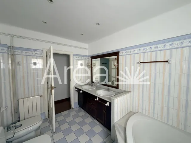 Amplio piso con muchas posibilidades en el barrio de Peramàs — 16
