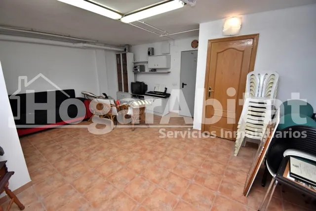 ADOSADO SEMINUEVO CON PISCINA, 2 TERRAZAS Y AMPLIO GARAJE — 29