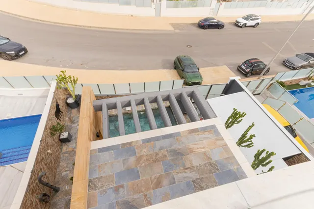 VILLA DE 3 DORMITORIOS Y 3 BAÑOS CON PISCINA EN LOMAS DE CABO ROIG, ORIHUELA COSTA — 39