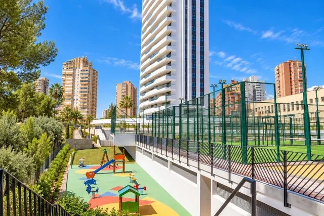 Apartamento de 2 dormitorios listo para entrar a vivir en Playa de Poniente(Benidorm) — 23