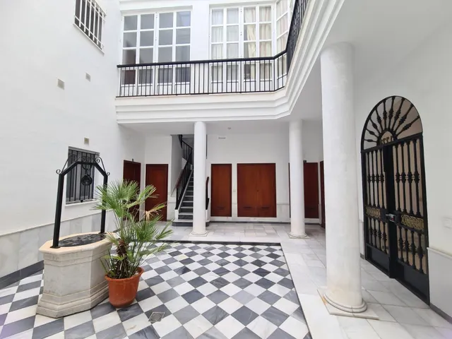 BONITO Y ALEGRE PISO EN EL CORAZON DE LA VIÑA. — 22