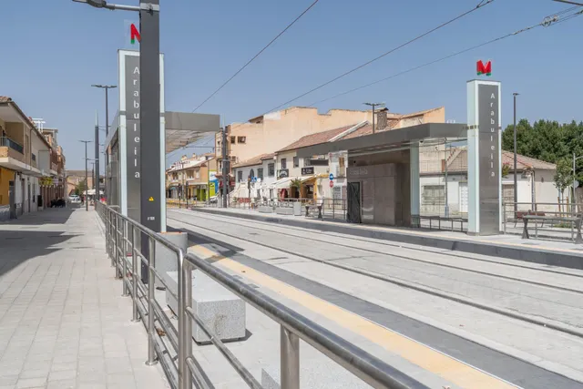 OPORTUNIDAD DE AMPLION PISO EN CHURRIANA DE LA VEGA, JUNTO PARADA DEL METRO — 44