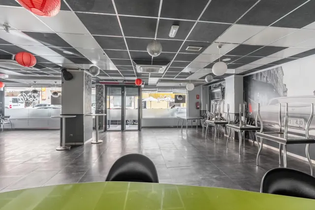 Se Vende Local Comercial Bar-Cafetería Calle Almería 9 — 35