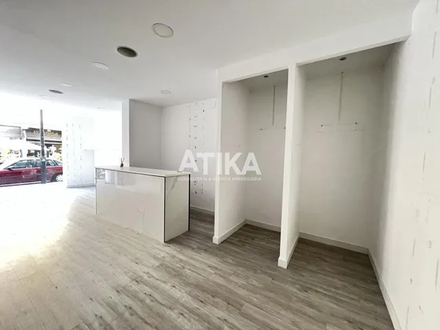 Local en alquiler en pleno corazón comercial. — 8