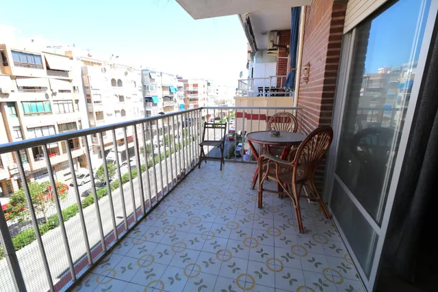 AMPLIO APARTAMENTO JUNTO A LA PLAYA — 4