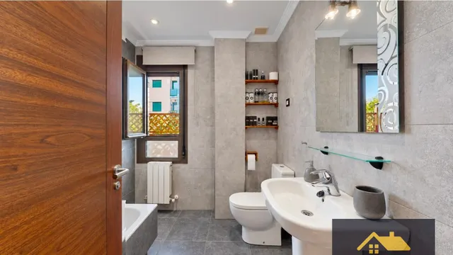 Se vende Bajo de 150m2 con jardín de 140m2 y 2 piscinas comunitarias en Sopuerta, Vizcaya — 25