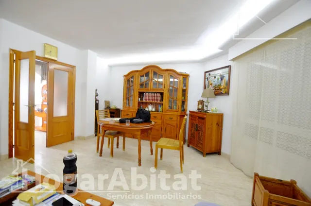 ¡EN PLENO CENTRO! PRECIOSO ADOSADO CON GARAJE Y TERRAZA - foto 4