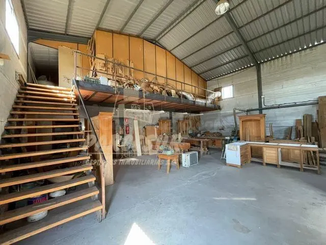 ZONA HIGUERON- Pacela de 2.500 m con NAVE de 300 m2. No hipo