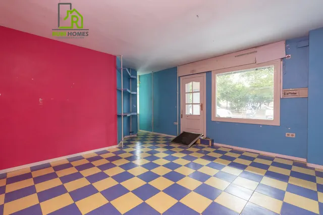 Local comercial en venta en calle agustina de aragón — 12