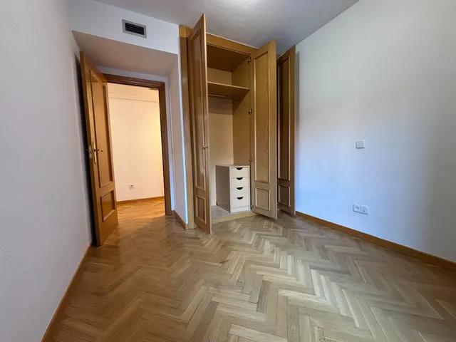 Ciudad Jardín, Chamartin. 3 dormitorios 2 wc garaje y piscina. — 20