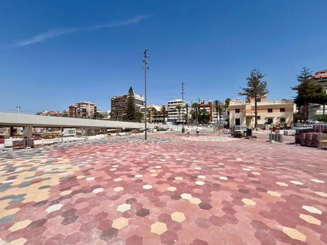 Amplia vivienda con vistas al mar y al Real Club Náutico, en pleno centro de Torrevieja — 28