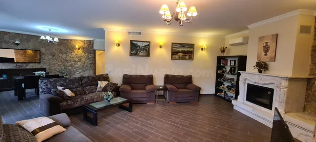 Exclusiva Villa de Lujo en Primera Línea de Mar junto a Cala - foto 4