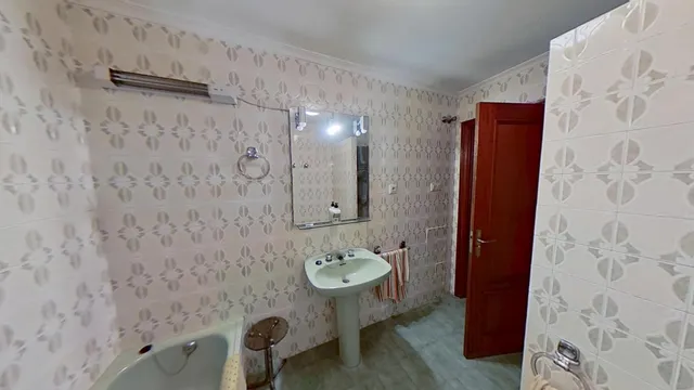 Amplia vivienda en las faldas del castillo de Santa Barbara — 16