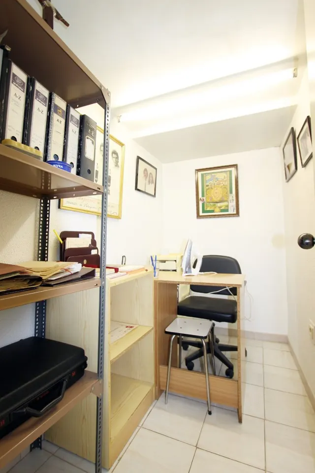 Espléndido local comercial próximo a La Campana — 10