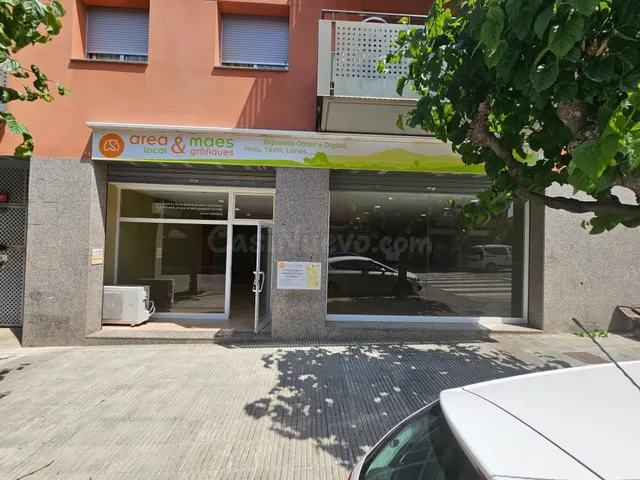 HOSTALRIC (AVDA FORTALESA): AMPLIO LOCAL DIÁFANO EN ALQUILER - foto 2