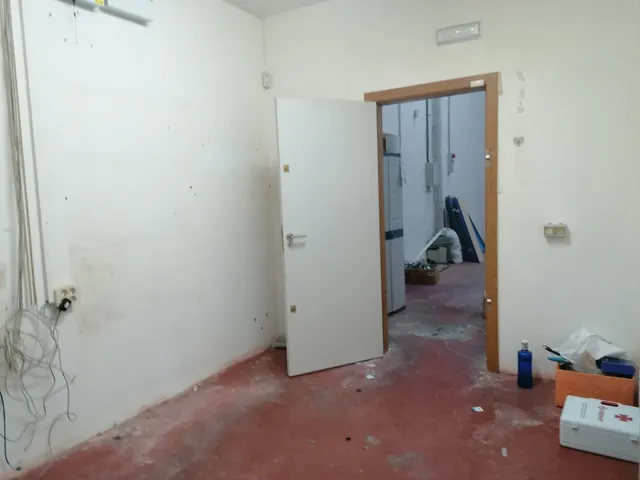 LOCAL COMERCIAL CONSTRUIDO EN NAVE DE 540 METROS CON LICENCIA DE APERTURA EN USO — 15