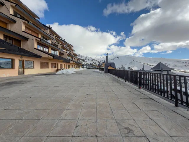 Tu refugio moderno con terraza panorámica en Sierra Nevada — 18