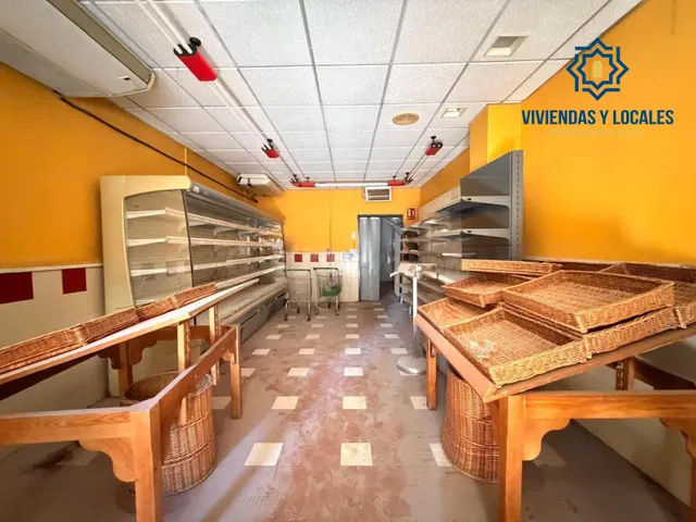 Gran rebaja de precio! Amplio local comercial en Martínez Ca - foto 3