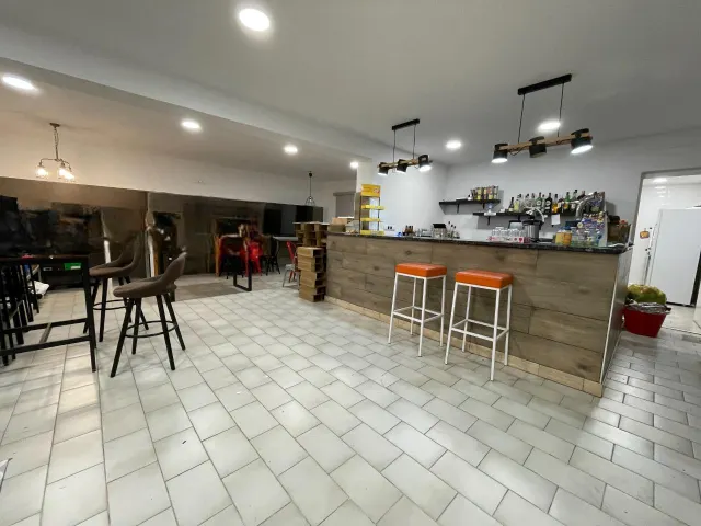 LOCAL COMERCIAL ADAPTAT COM A BAR-CAFERIA-RESTAURANT AL CENTRE DE SANTA COLOMA DE QUERALT. — 3