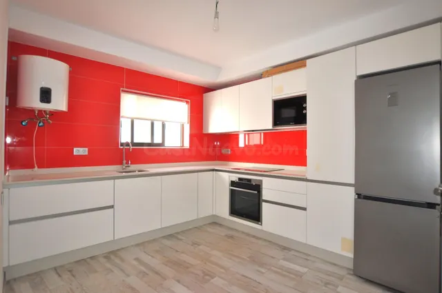 Apartamento reformado con plaza de parking y trastero en Arr