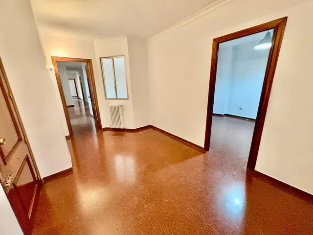 PISO DE GRANDES DIMENSIONES — 27