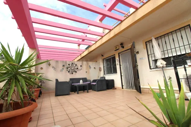 Encantador Ático en Orihuela Costa, ¡Tu Refugio Ideal! - foto 2