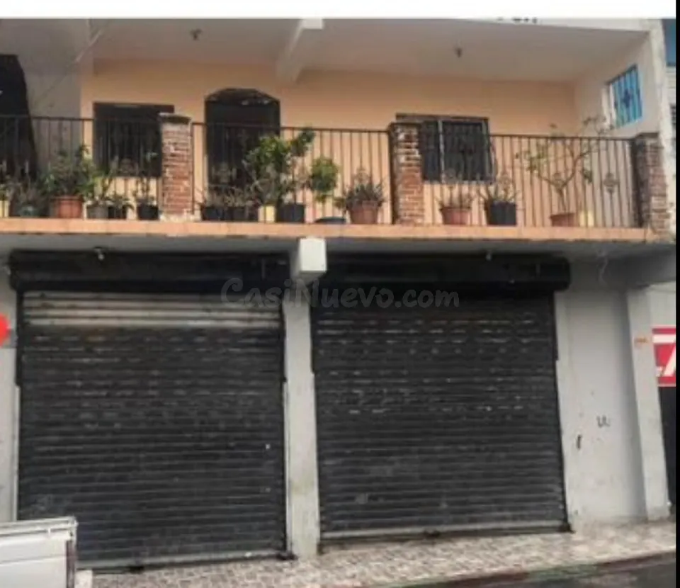 Casa y local en Villa Francisca, Distrito Nacional