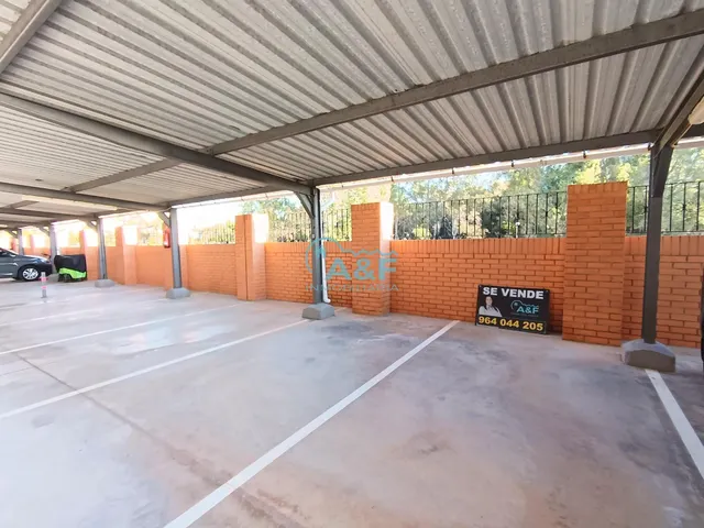 AYF VENDE GARAJE EN EDIFICIO PLAYA DORADA — 9