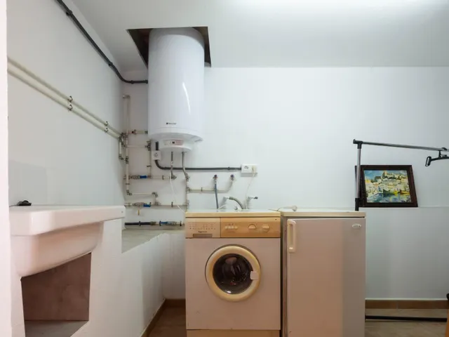 Casa en muy buen estado con piscina privada en la zona de Puig Sec — 37