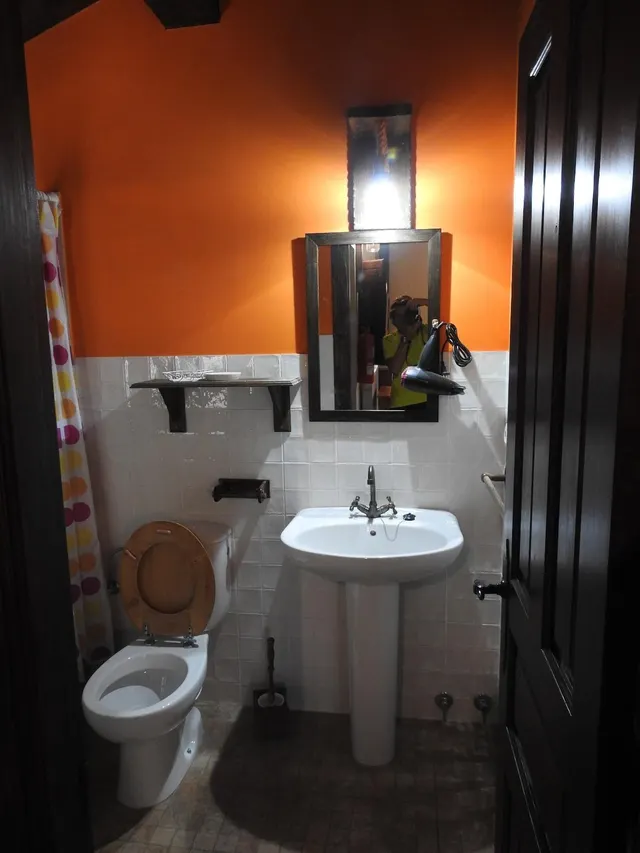 POSADA CON MUCHO ENCANTO EN CABUÉRNIGA.- — 35