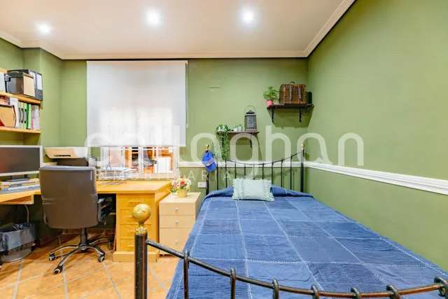 Amplia casa de pueblo con 6 habitaciones en Moncada — 38