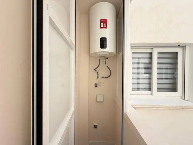 Apartamento totalmente reformado con vistas al mar y a 100 metros del puerto. con 3 dorm. 2 baños. superficie de 100 m2. — 15