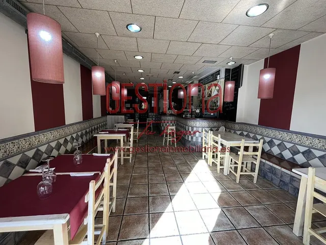 **Oportunidad Única: Bar-Restaurante en Pleno Funcionamiento** — 5