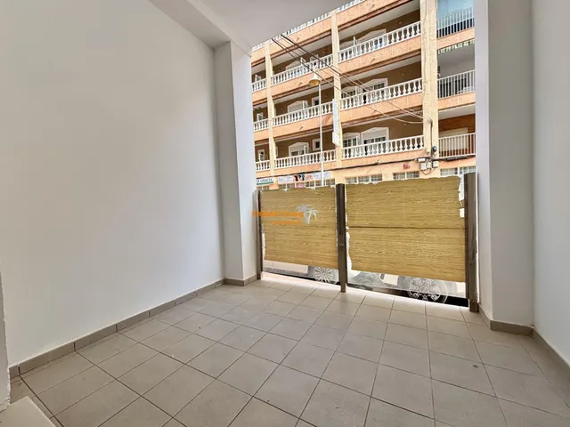 Planta baja en la playa del centro en Guardamar del Segura — 5