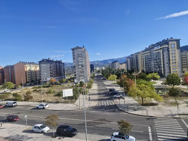 Oportunidad Única: Oficina en Venta en La Rosaleda, Ponferra - foto 2