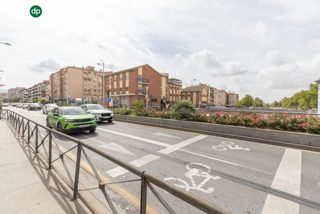 Piso amplio de tres dormitorios en ribera del genil-camino de ronda — 27