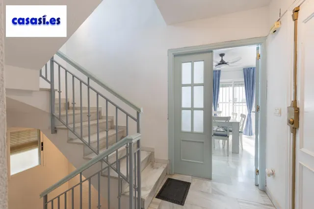Casa independiente con piscina en La Zubia. — 14