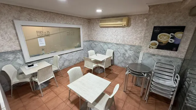 Amplio Local Comercial en Puerto de Castellón por €250,000