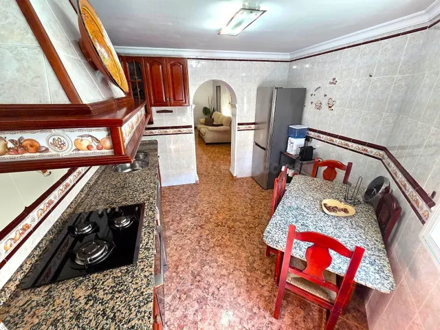 GRAN VIVIENDA CON GARAJE EN CHICLANA DE LA FRONTERA SITUADA EN LA ZONA DEL PILAR — 4