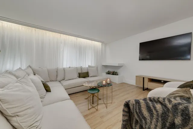 EXCLUSIVA VIVIENDA DE 250M2 EN DOS PLANTAS, CENTRICA Y A 200M DE LA PLAYA DEL CURA — 7