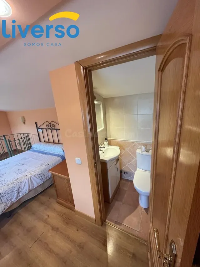 Se vende apartamentos turísticos con parcela y nave a 30 km  - foto 5