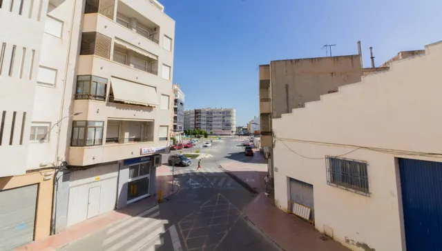 AMPLIO PISO EN ESQUINA EN CALLOSA DE SEGURA — 49