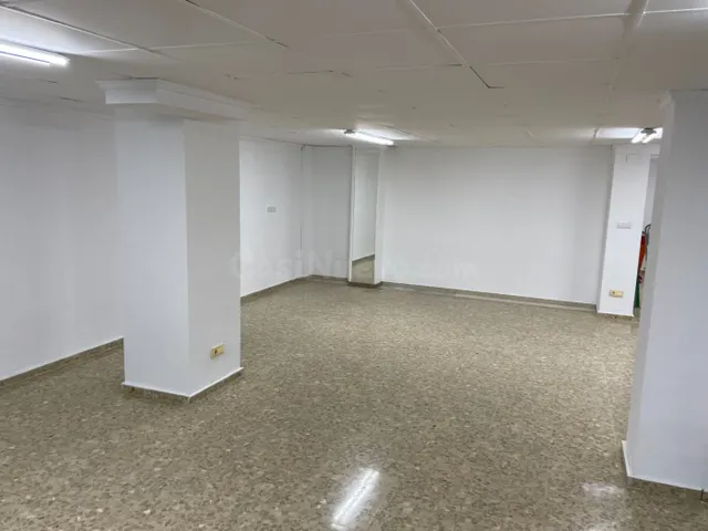 LOCAL EN PLANTA ENTRESUELO PARA OFICINA SITUADO EN ZONA COME - foto 2