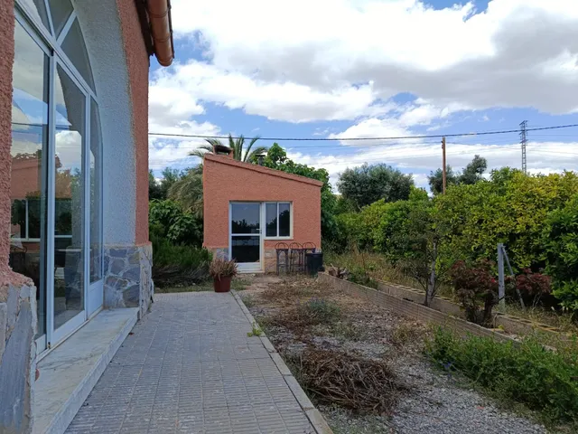CASA DE CAMPO CERCA DE ELCHE — 38