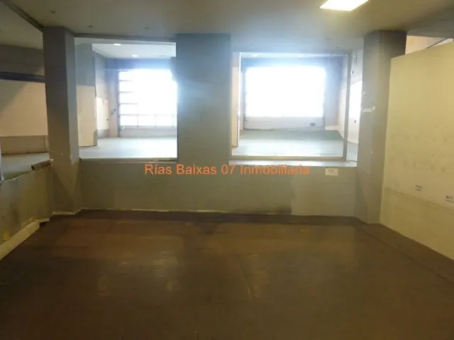 REF 4258 LOCAL 950m2 ESQUINA DOS CALLES CON PARKING 9 VEHICULOS ,OFICINAS,BAÑOS Y VESTUARIOS VIGO — 7