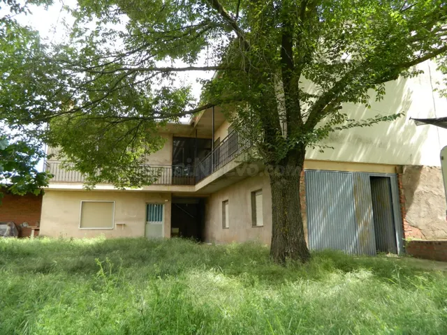 CASA CON TERRENO EN CALLE LOPE DE VEGA 12